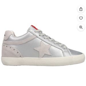 BRAND NEW WITH BOX - Never Worn - Silver Vintage Havana Bounce Sneakers - Size 6